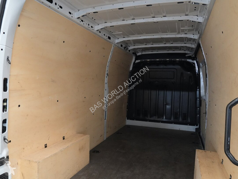 Furgoneta Renault 135PK