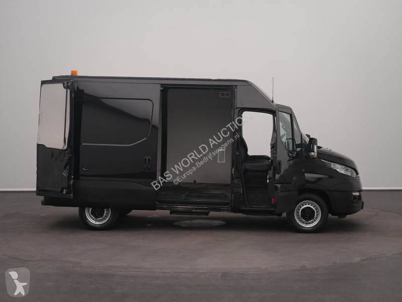 Bedrijfswagen Iveco 35S18