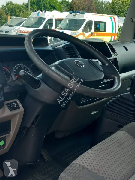 Furgoneta Nissan mx235