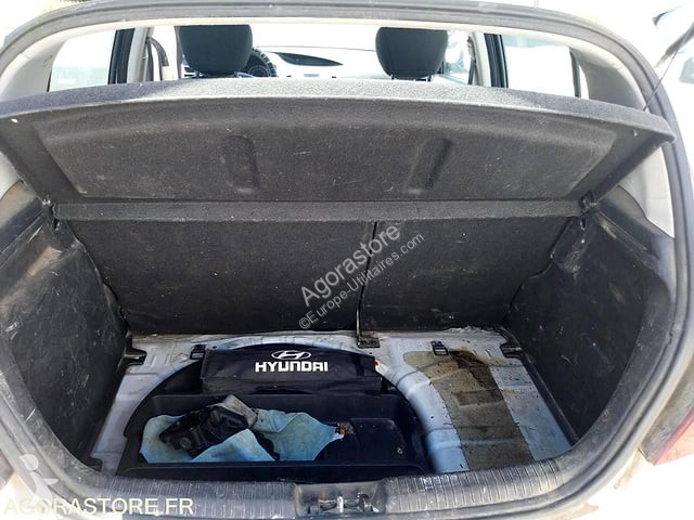 Коммерческий автомобиль