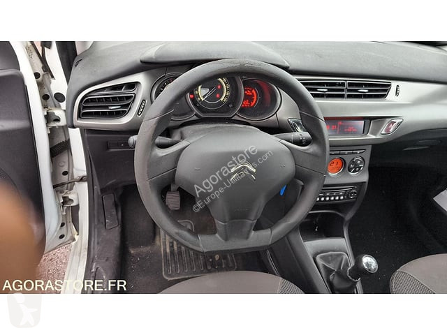 Коммерческий автомобиль