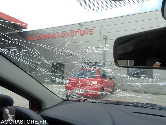 Коммерческий автомобиль