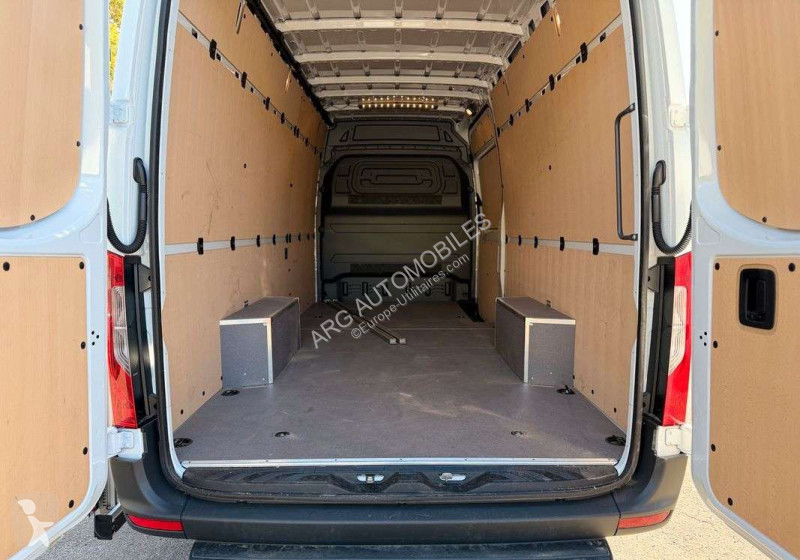 Коммерческий автомобиль Mercedes