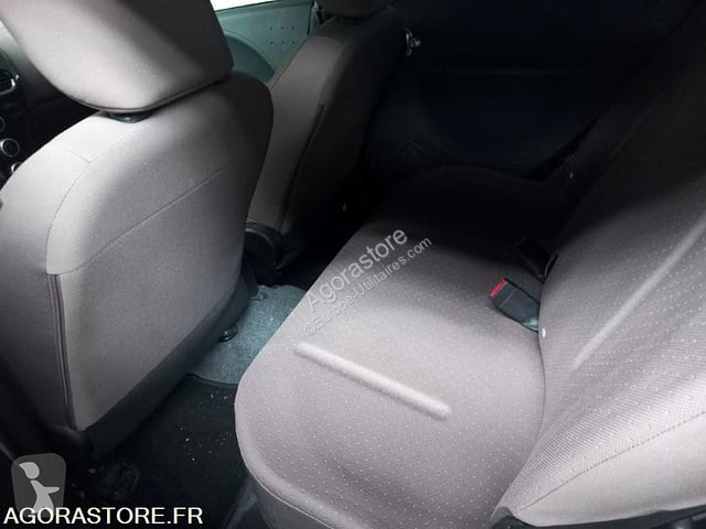 Коммерческий автомобиль