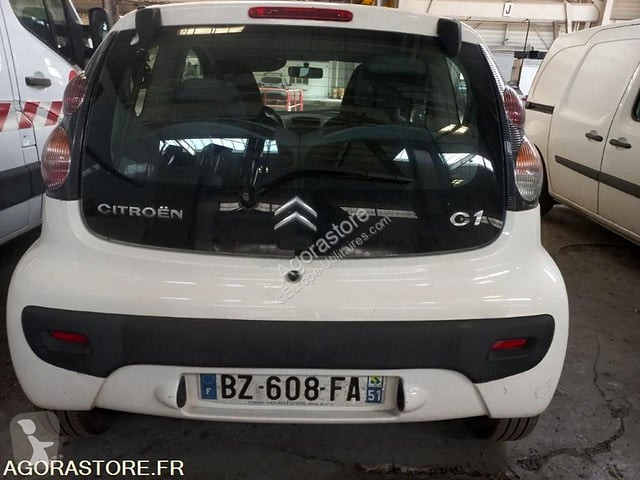 Коммерческий автомобиль