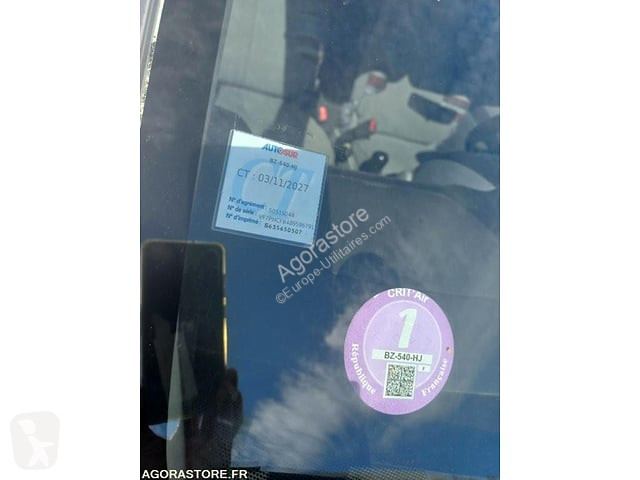 Коммерческий автомобиль