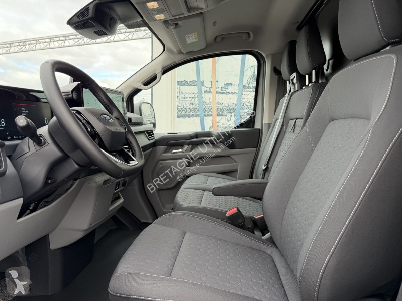 Коммерческий автомобиль Ford TRANSIT CUSTOM FG...