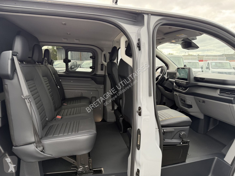 Коммерческий автомобиль Ford TRANSIT CUSTOM FG...