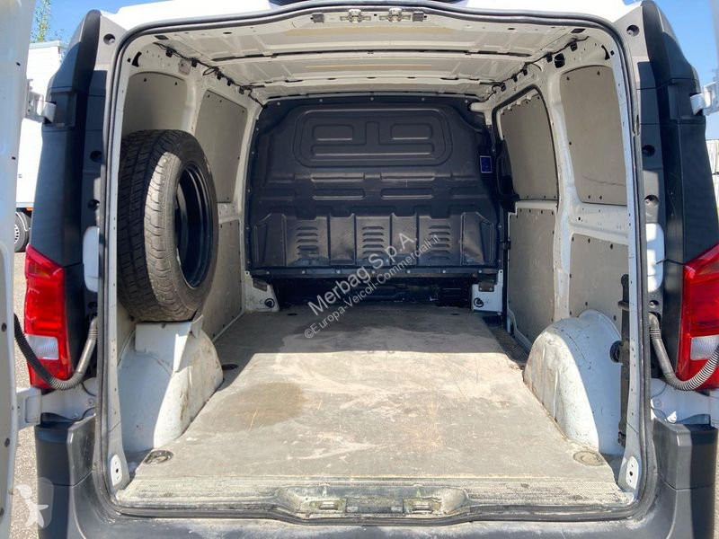 Užitkové vozidlo Mercedes 110 cdi Furgone compact
