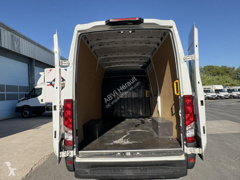 Furgoneta Iveco 35S14V12 CAMERA DE RECUL...