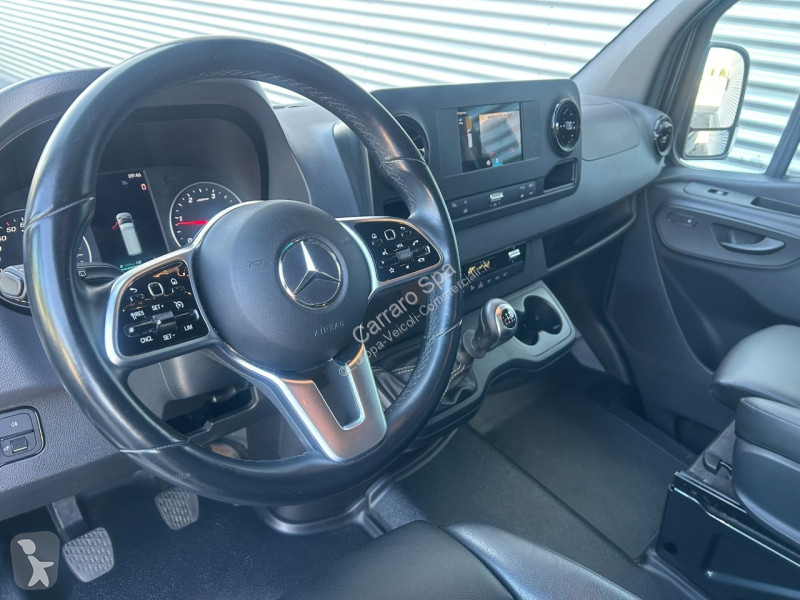 Furgoneta Mercedes III