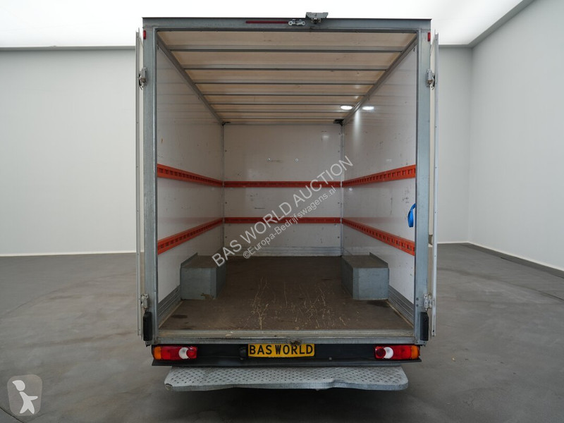 Furgoneta Renault 145PK