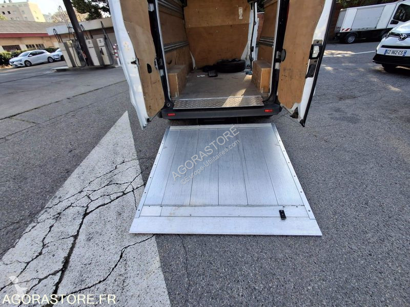 Veículo utilitário Renault TRAFIC