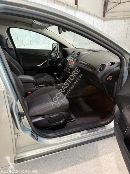 Veículo utilitário Ford MONDEO
