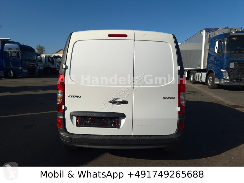Véhicule utilitaire Mercedes 111 CDI 1.5 Kasten...