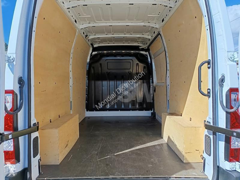 Furgoneta Renault F3500 L2H2 DCI 135 CONFORT