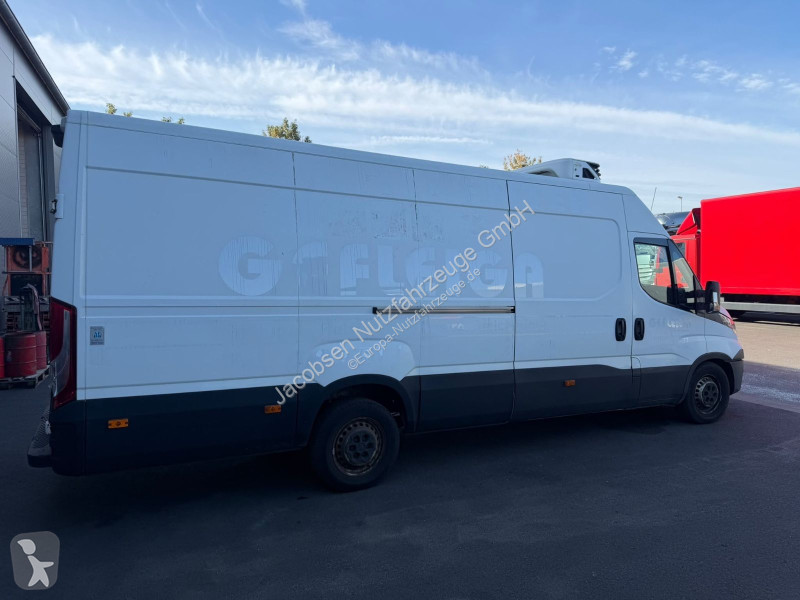 Veículo utilitário Iveco 35s15 Carrier Xarios...