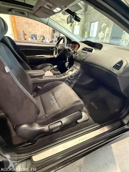 Véhicule utilitaire Honda CIVIC