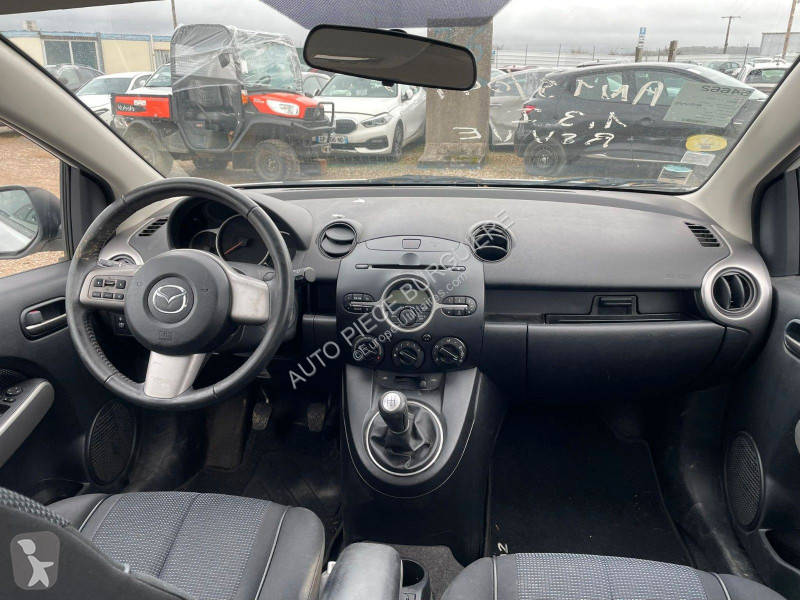 Užitkové vozidlo Mazda 2 1.3 MZR 75 Elegance /...