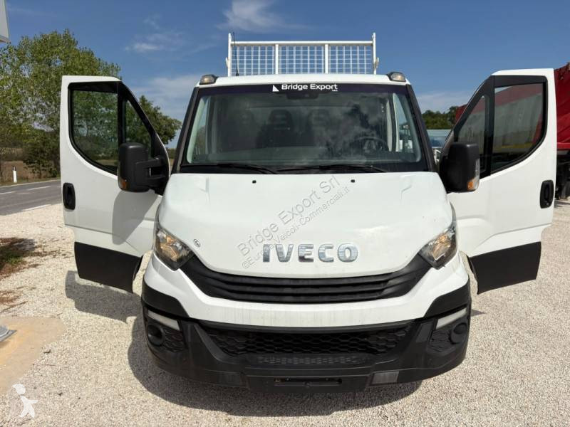 Veículo utilitário Iveco 35C14