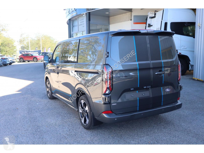 Véhicule utilitaire Ford