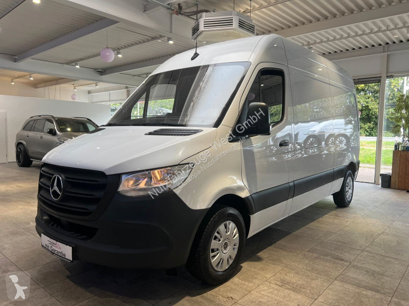 Užitkové vozidlo Mercedes 211/311...