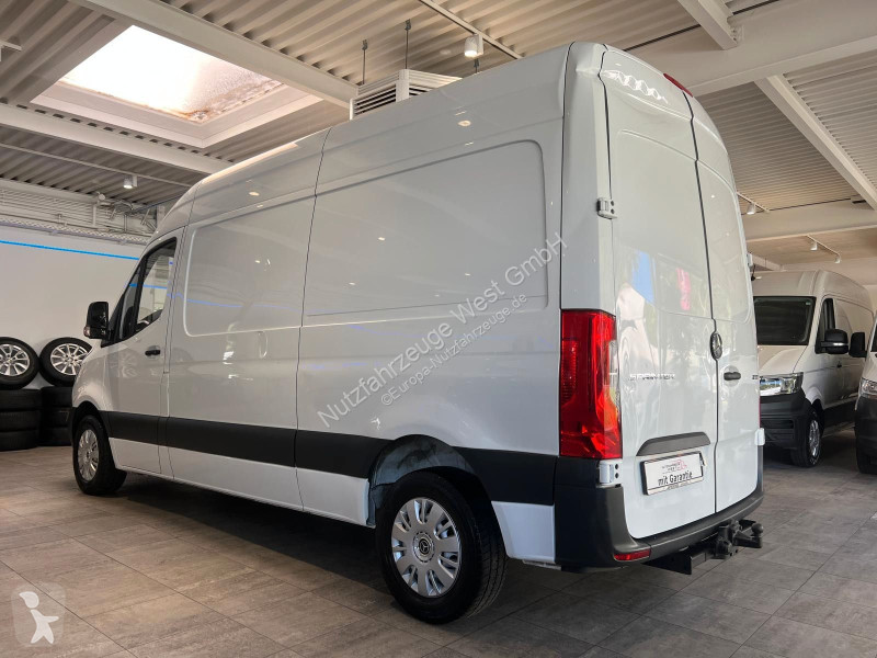 Užitkové vozidlo Mercedes 211/311...