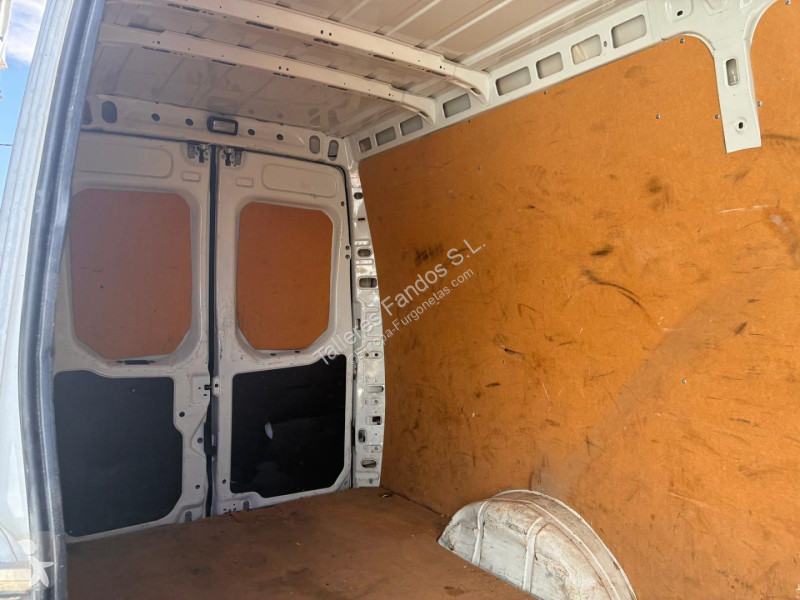 Коммерческий автомобиль Iveco  35S16 V 12m3