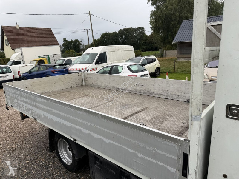 Véhicule utilitaire Iveco 35c18