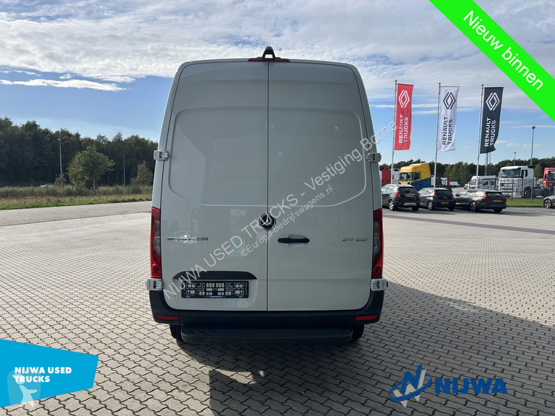 Véhicule utilitaire Mercedes 317 CDI L2H2...