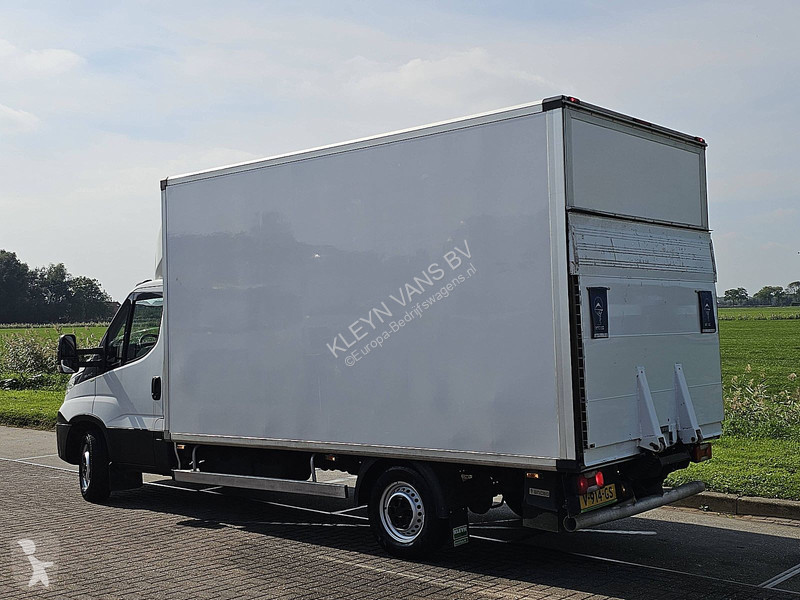 Véhicule utilitaire Iveco 35 S 14