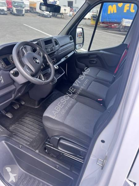 Véhicule utilitaire Renault 145.35