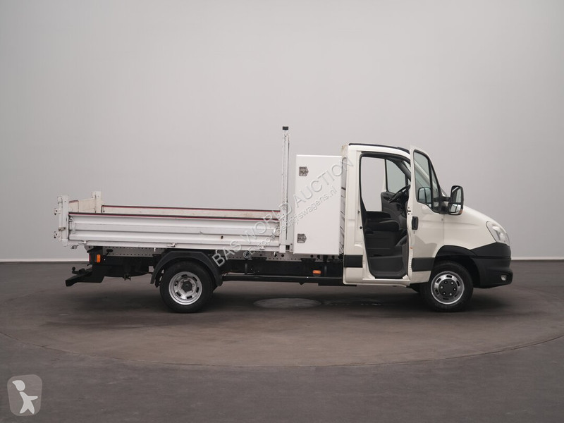 Véhicule utilitaire Iveco 35C13