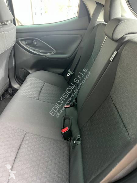 Veicolo commerciale Toyota 1.5 VVT-I 100 hybride