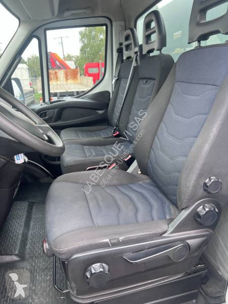 Véhicule utilitaire Iveco 35C14