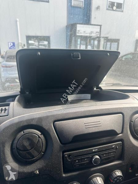 Véhicule utilitaire Renault 2.3 BLUE DCI