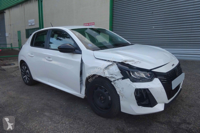 Коммерческий автомобиль Peugeot 1,2 HYBRID 100 BVA