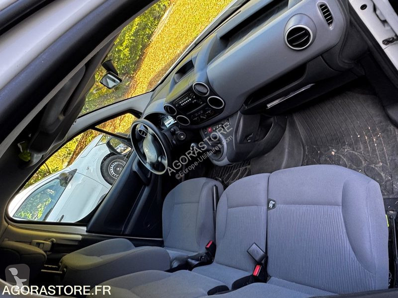 Samochód dostawczy Peugeot PARTNER