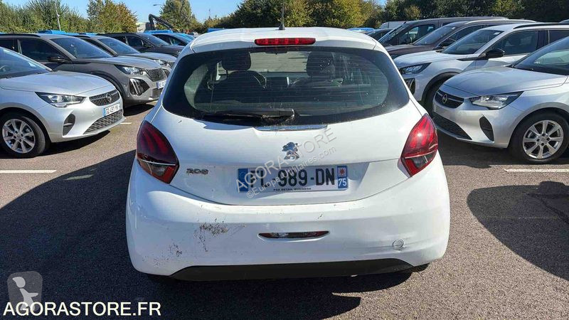 Samochód dostawczy Peugeot 208