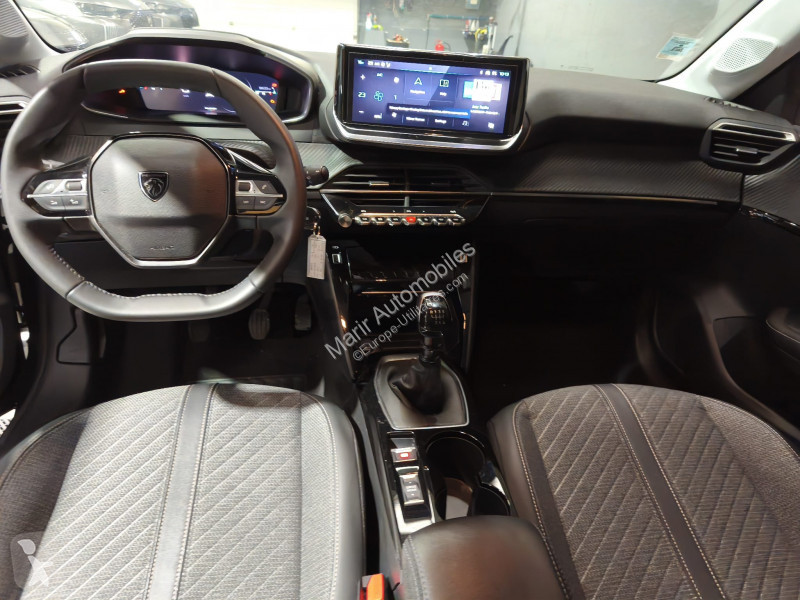 Autoutilitară Peugeot 208