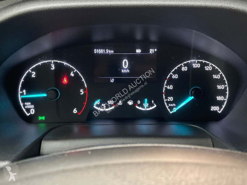 Лекотоварен автомобил Ford 300 2.0 TDCI L2H1 Trend