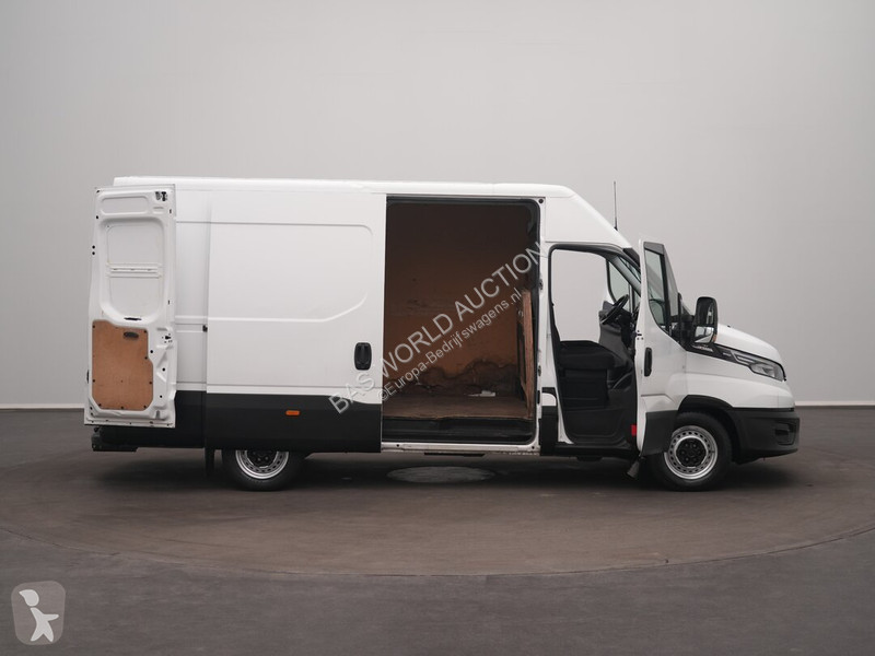 Autoutilitară Iveco 35S18