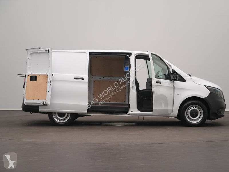 عربة نفعية Mercedes 114
