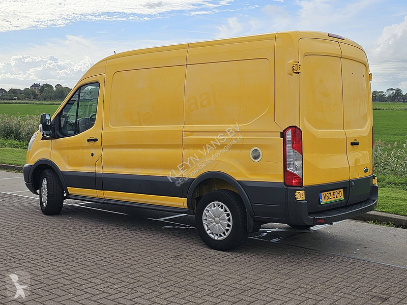 Autoutilitară Ford