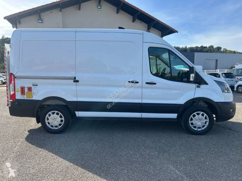 Véhicule utilitaire Ford