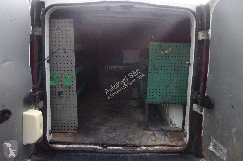 Véhicule utilitaire Renault TRAFIC 2,0 DCI 120