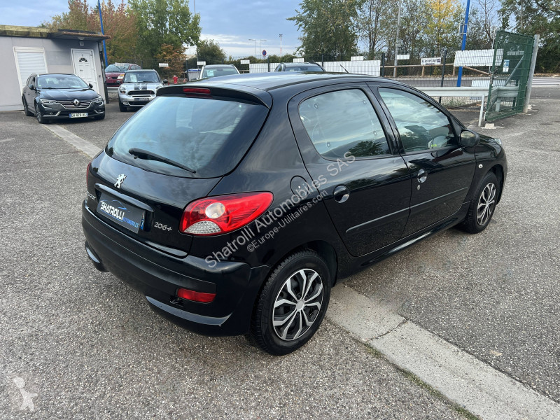 Autoutilitară Peugeot 1.1 i 60ch 4cv 5Portes...