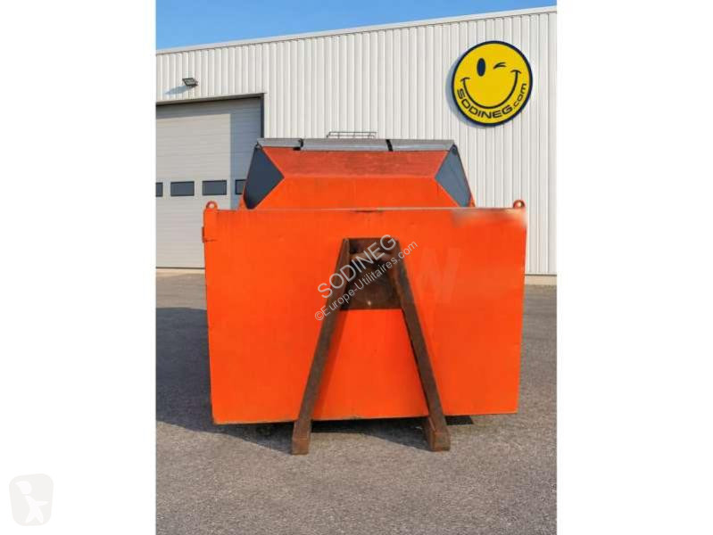 Matériel de chantier JCR  STYLBOX 4500VR SUR BERCE