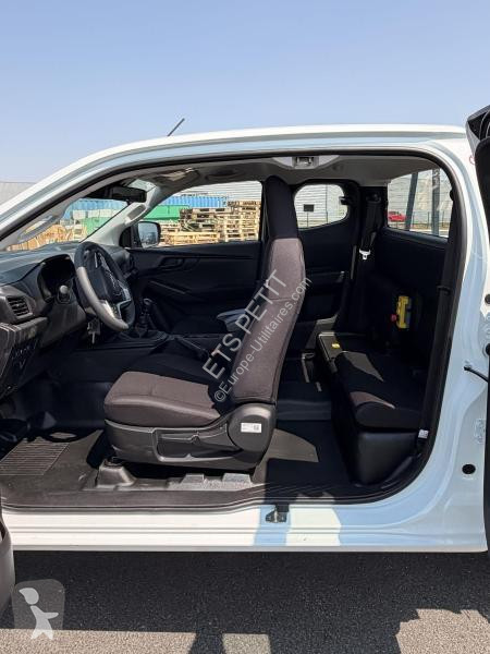 Véhicule utilitaire Isuzu 2.2L SPACE B-STRONG