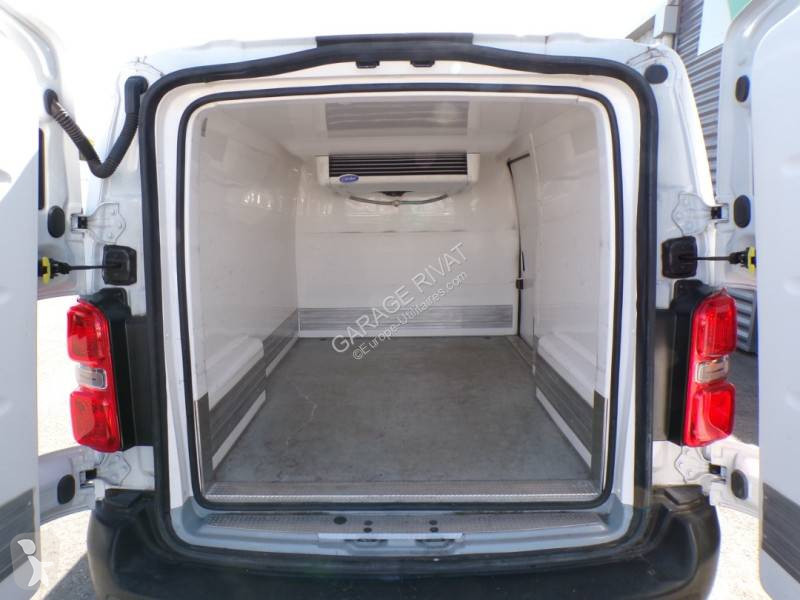 Véhicule utilitaire Peugeot 2.0L bluehdi 145
